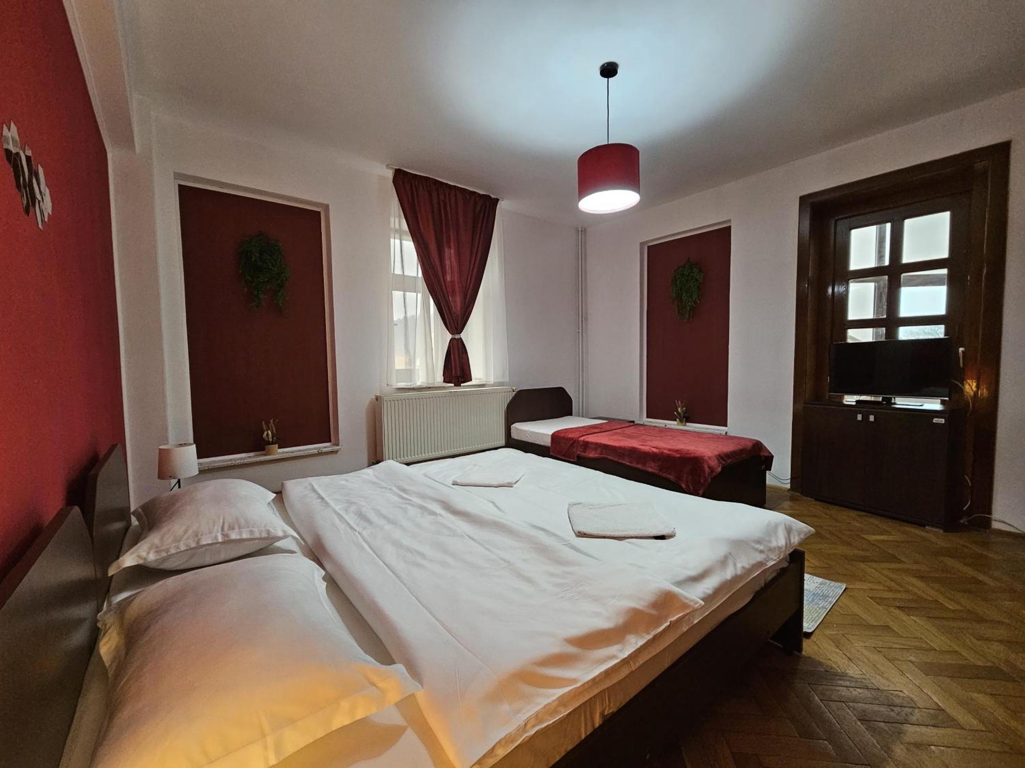 Apartment Zarnesti City Centre Vmp Free Parking Экстерьер фото
