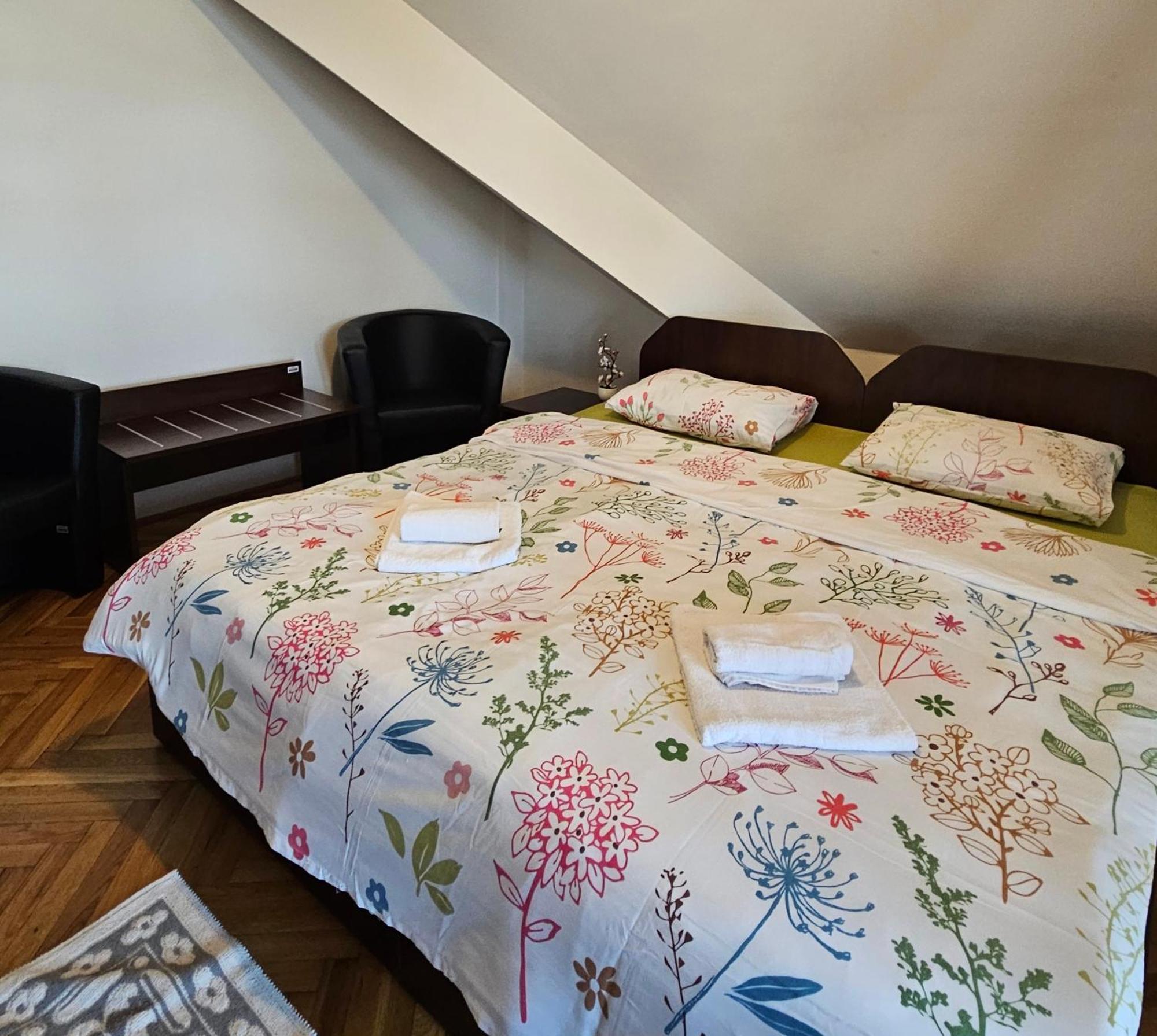 Apartment Zarnesti City Centre Vmp Free Parking Экстерьер фото