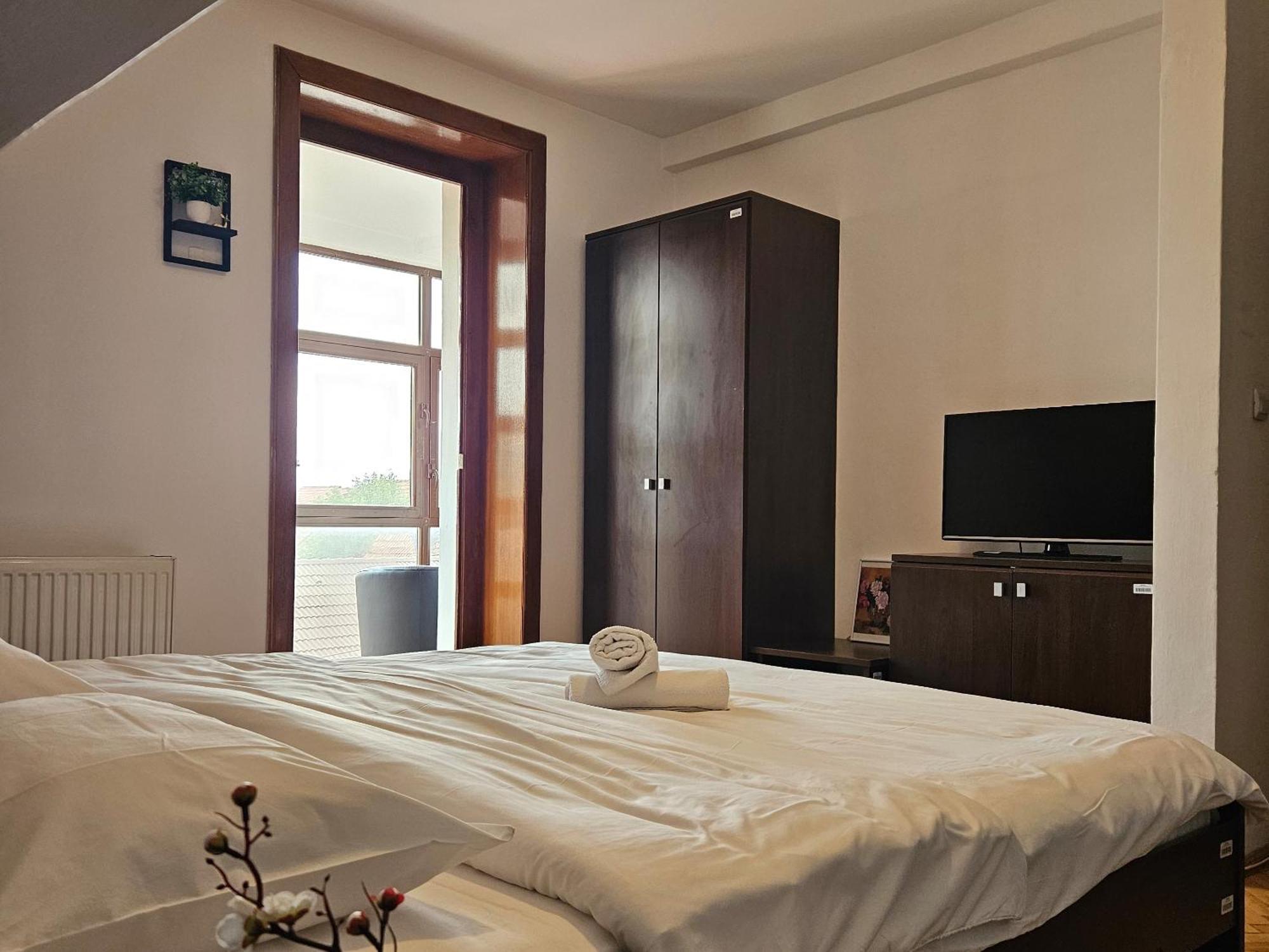 Apartment Zarnesti City Centre Vmp Free Parking Экстерьер фото